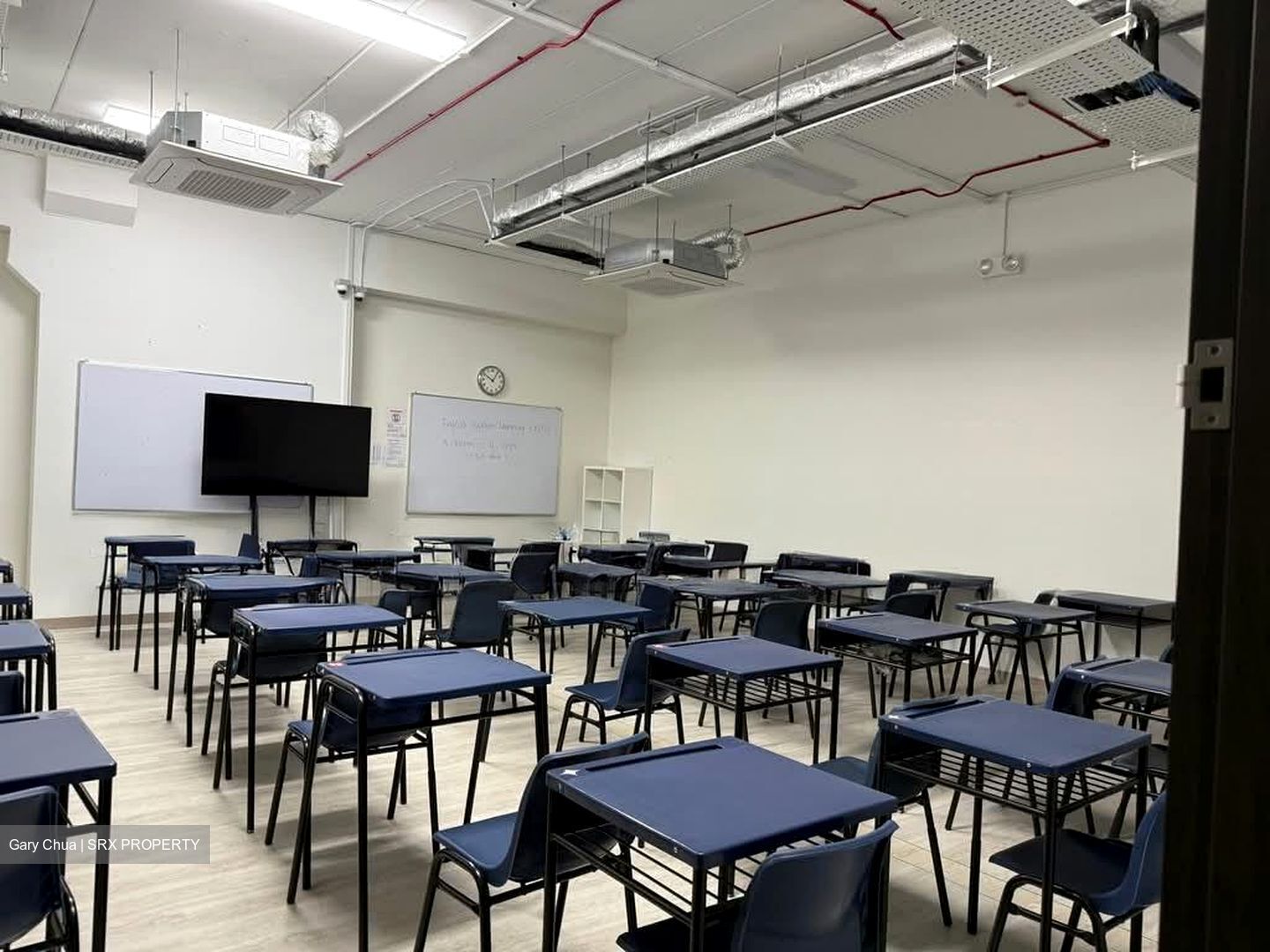 Tampines Street 92 (D18), Office #557113641
